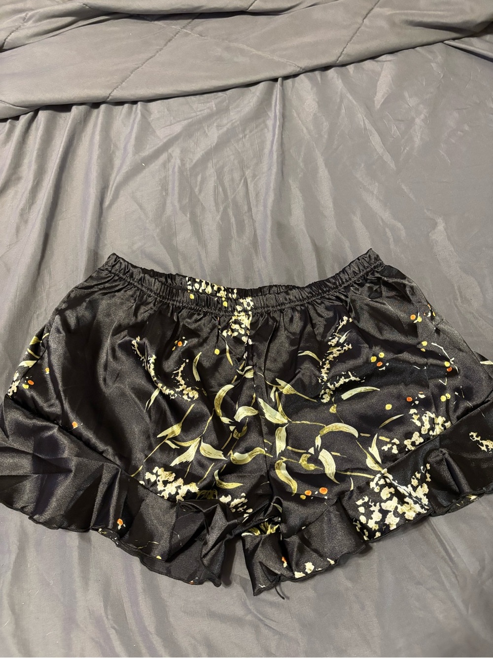 SHEIN Black Floral Satin Pajama Shorts with Ruffle Hem (ordered to be a 2x) NWOT